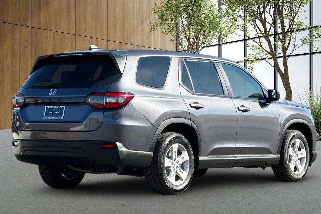used 2023 Honda Pilot car, priced at $27,795
