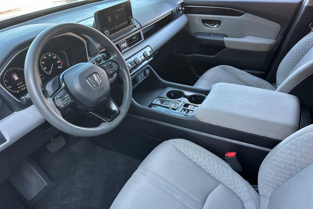 used 2023 Honda Pilot car, priced at $27,795