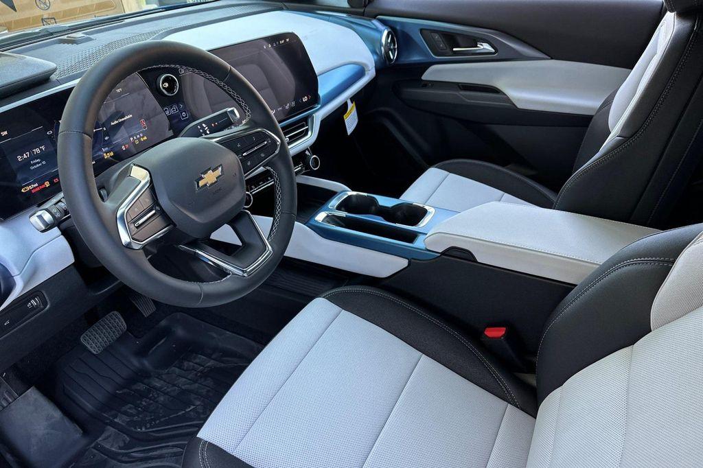 new 2026 Chevrolet Equinox EV car, priced at $44,290
