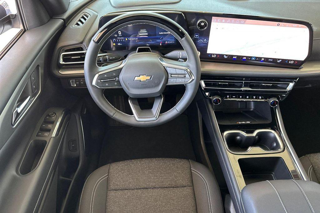 new 2025 Chevrolet Traverse car, priced at $44,630