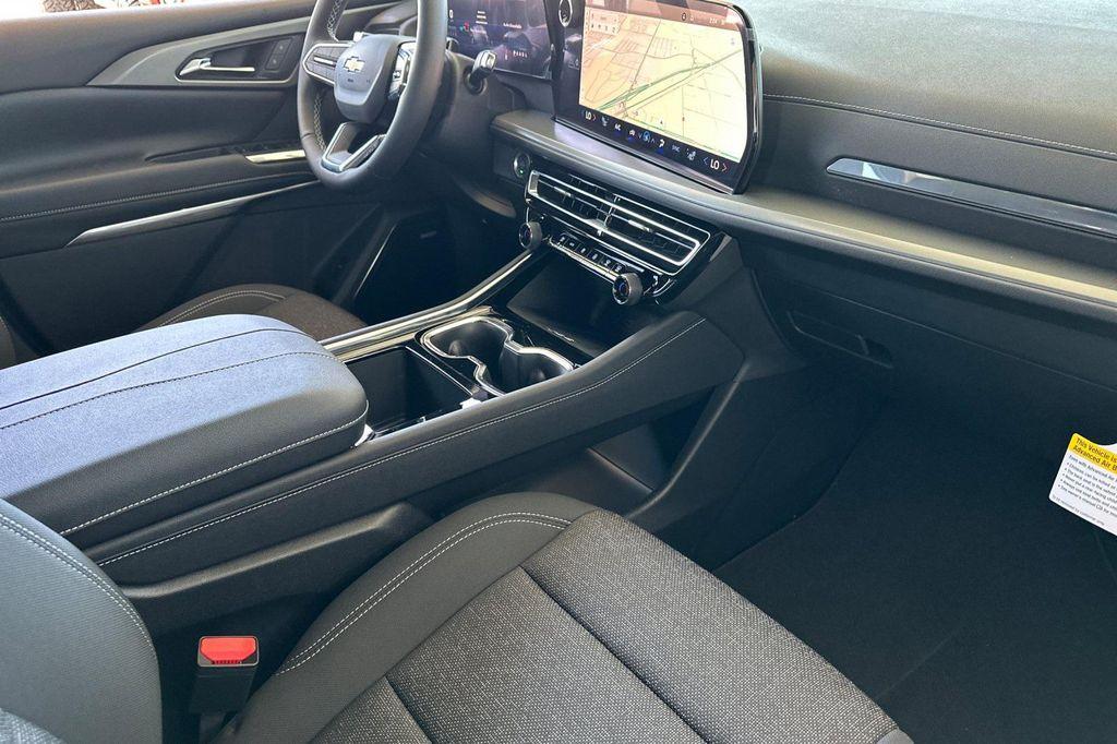 new 2025 Chevrolet Traverse car, priced at $44,630