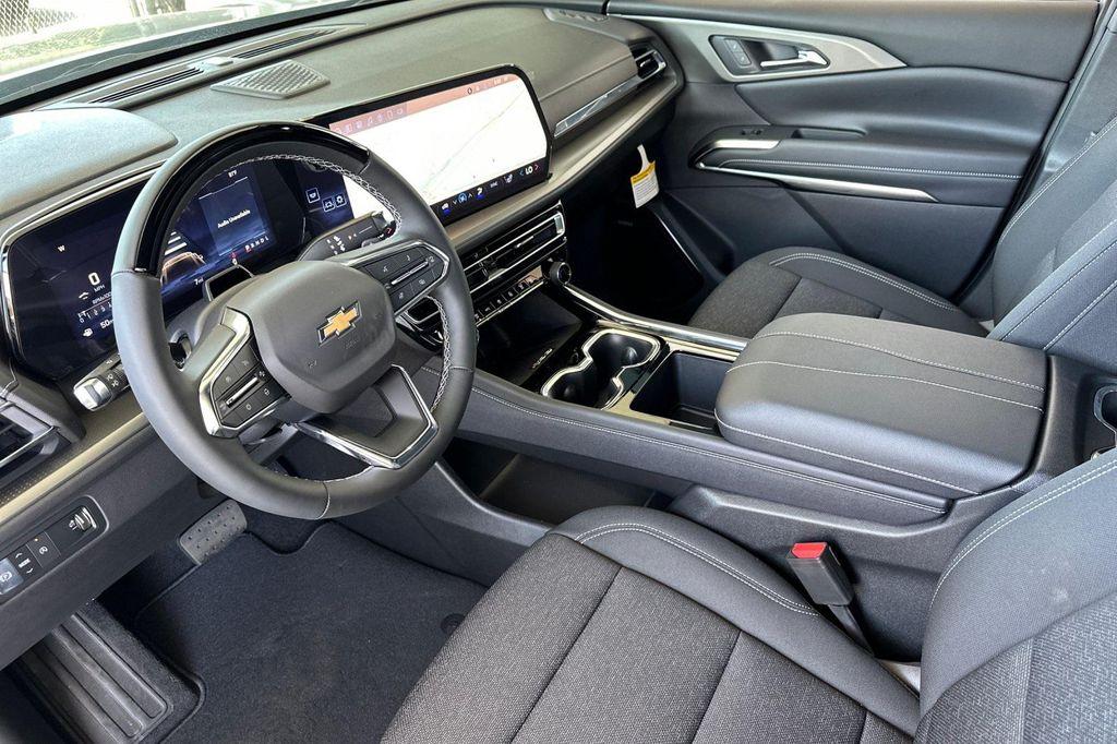 new 2025 Chevrolet Traverse car, priced at $44,630