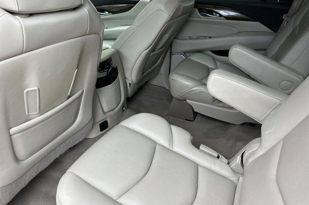 used 2020 Cadillac Escalade car, priced at $31,994