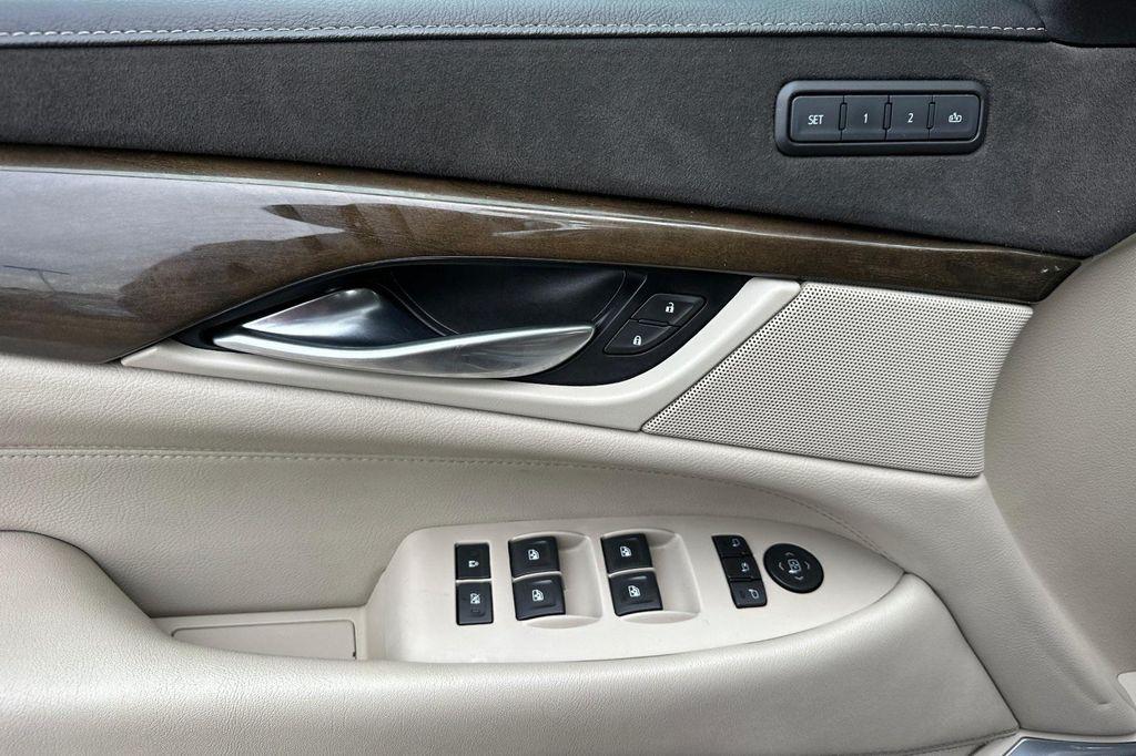 used 2020 Cadillac Escalade car, priced at $31,994