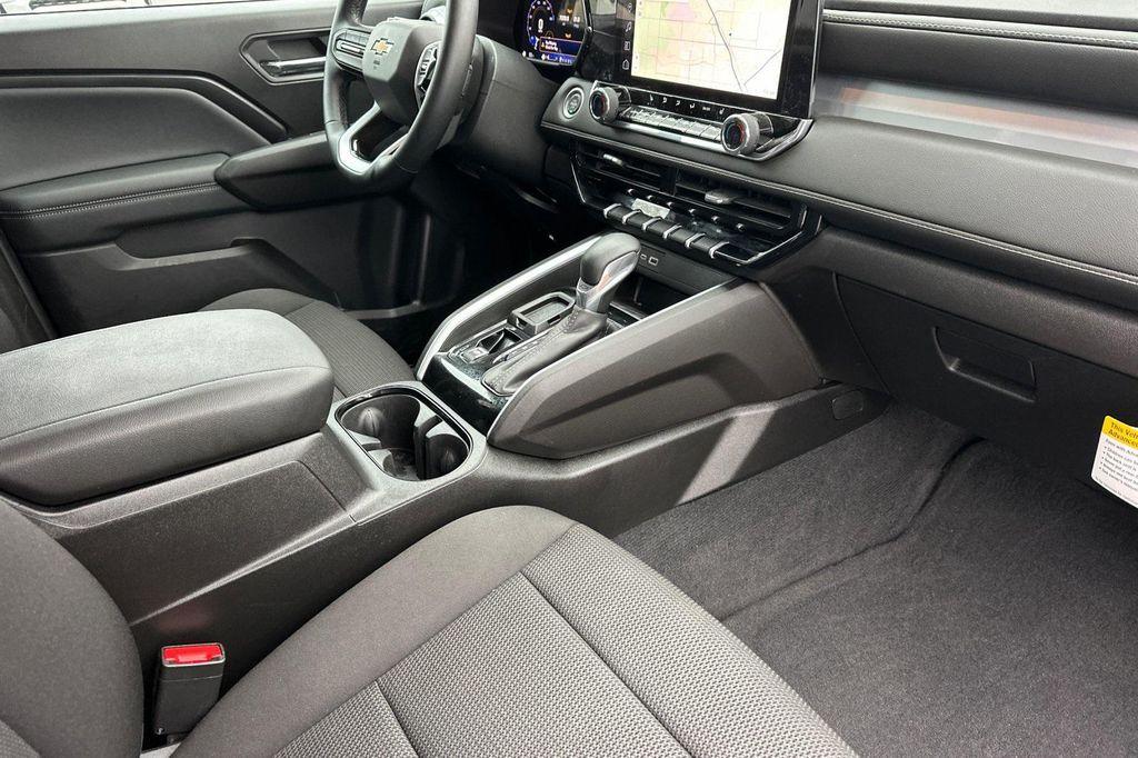 new 2025 Chevrolet Colorado car, priced at $33,340