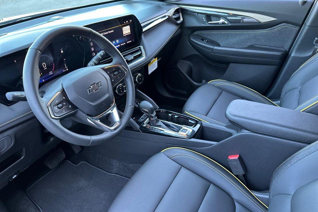 new 2025 Chevrolet TrailBlazer car, priced at $28,680