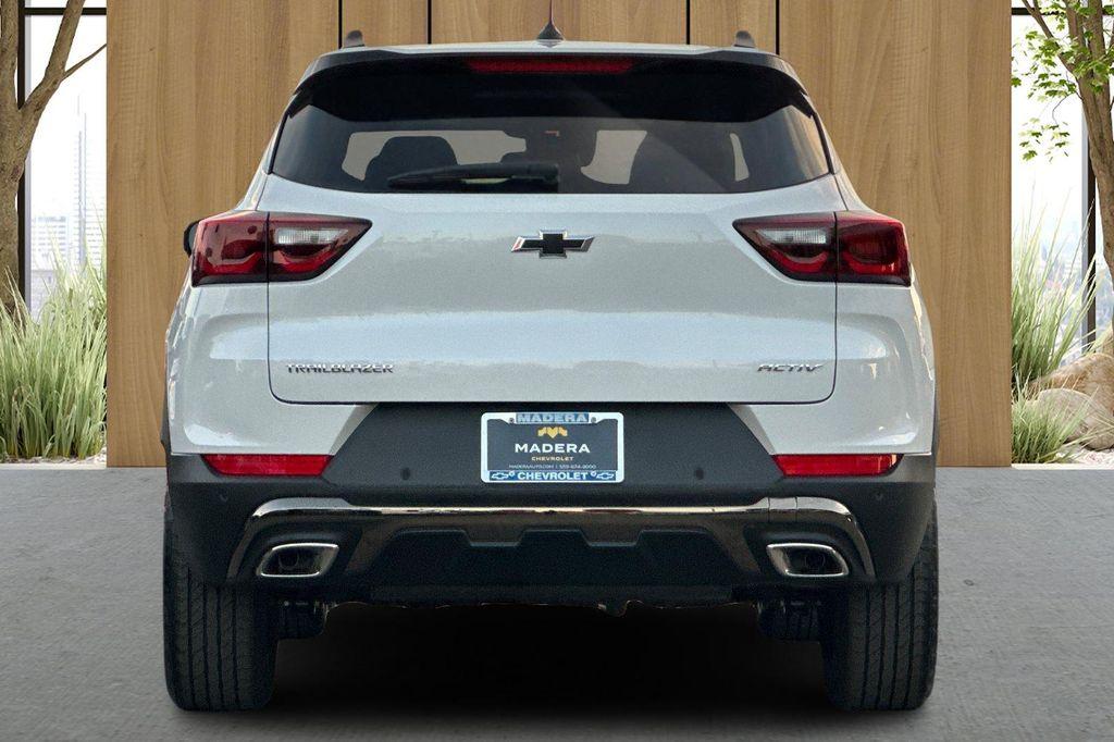 new 2025 Chevrolet TrailBlazer car, priced at $29,230