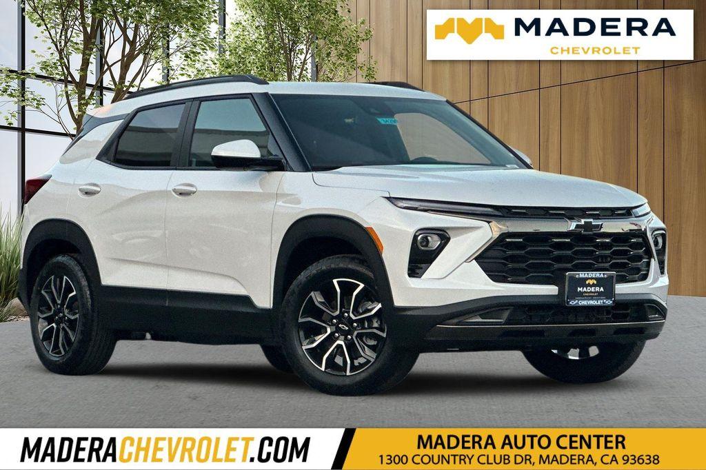 new 2025 Chevrolet TrailBlazer car, priced at $29,230