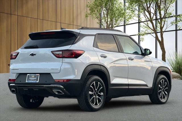 new 2025 Chevrolet TrailBlazer car, priced at $28,230