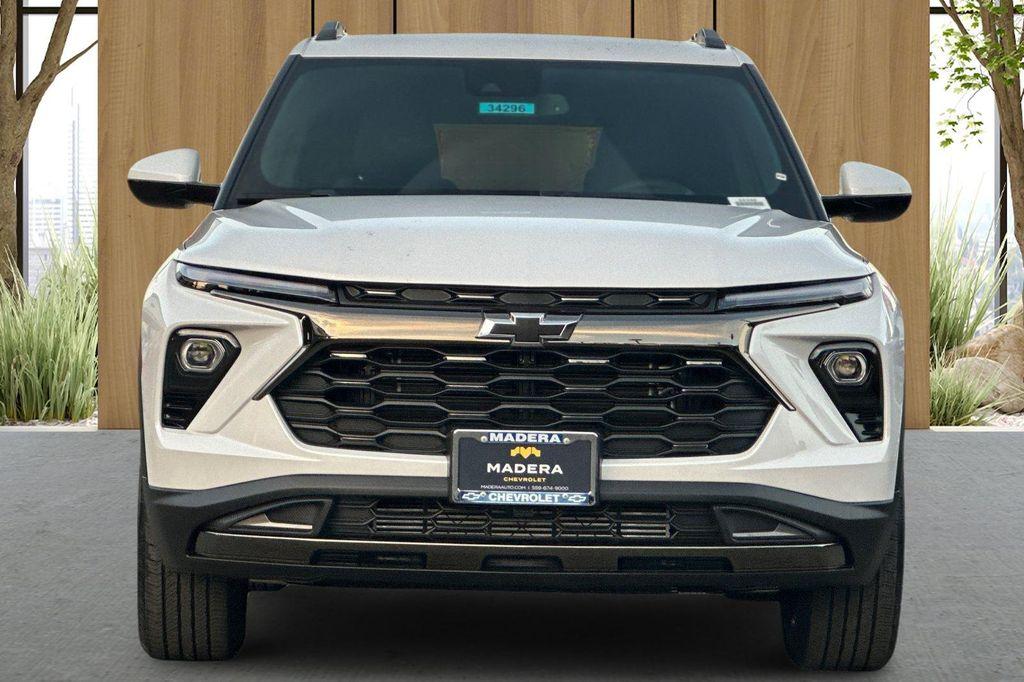 new 2025 Chevrolet TrailBlazer car, priced at $29,230