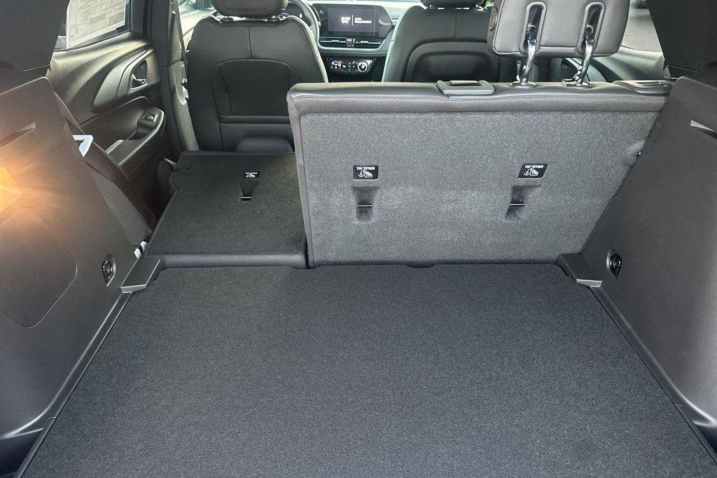 new 2025 Chevrolet TrailBlazer car, priced at $29,230