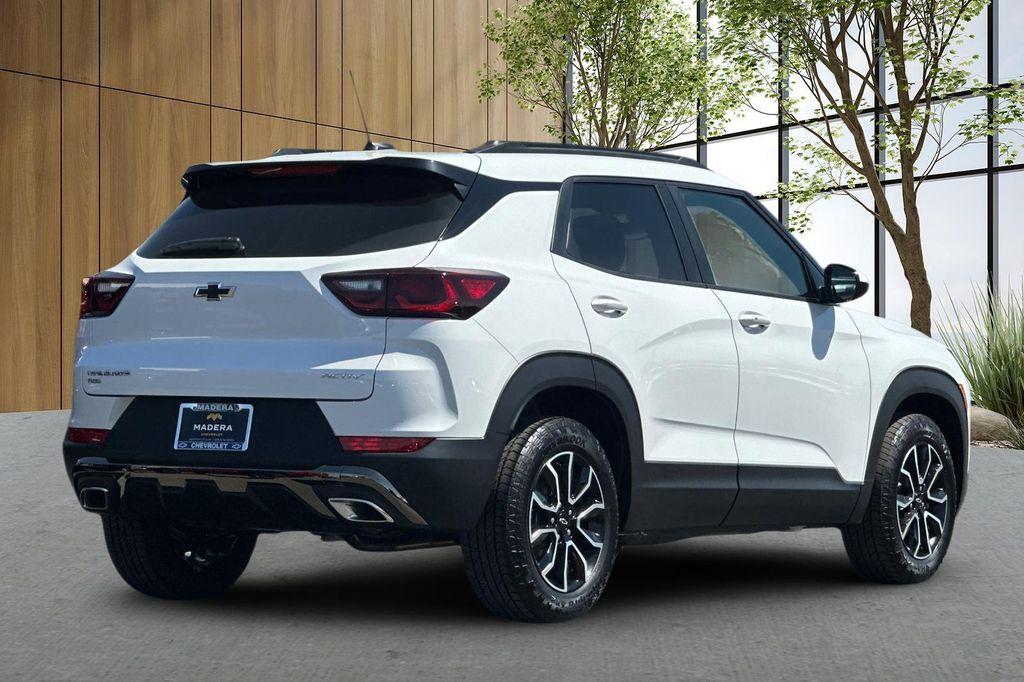 new 2025 Chevrolet TrailBlazer car, priced at $32,325