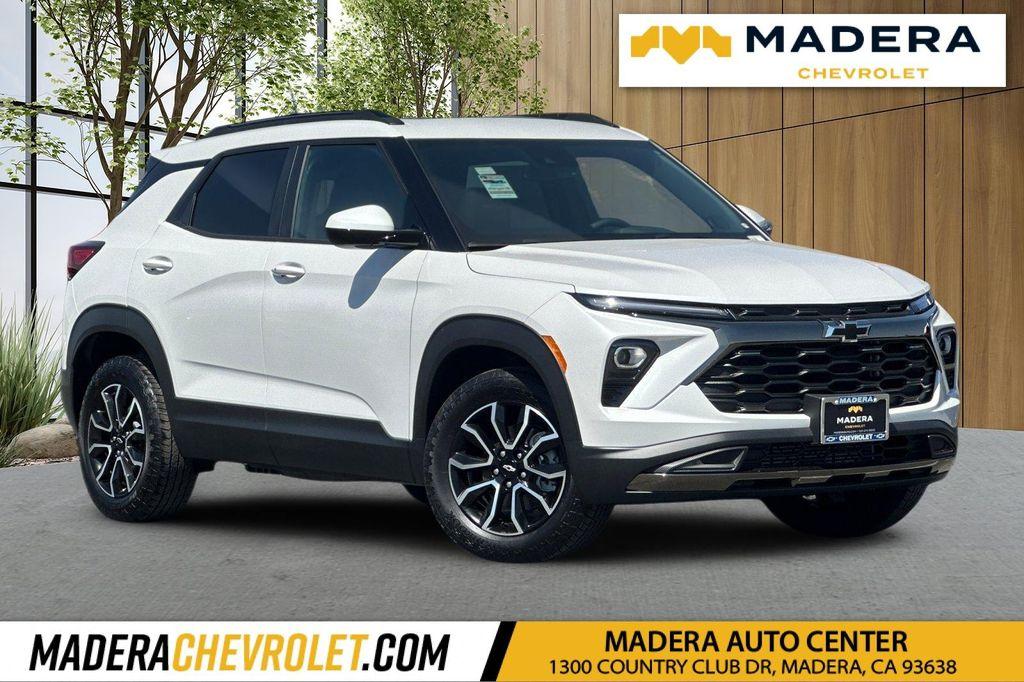 new 2025 Chevrolet TrailBlazer car, priced at $32,325