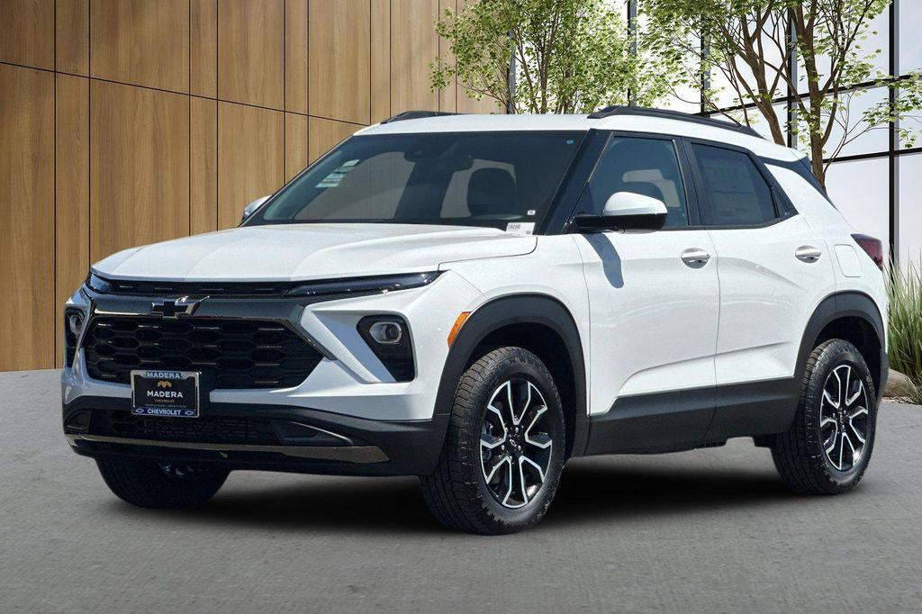 new 2025 Chevrolet TrailBlazer car, priced at $32,325