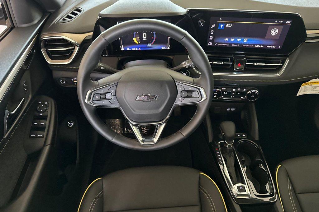 new 2025 Chevrolet TrailBlazer car, priced at $32,325