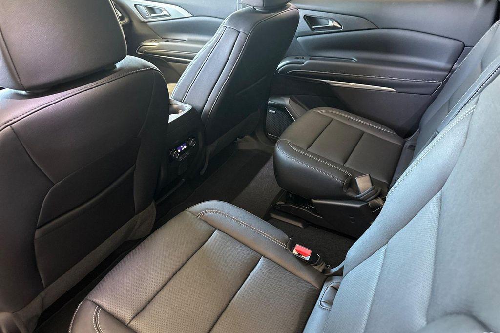 new 2025 Chevrolet Traverse car, priced at $51,770
