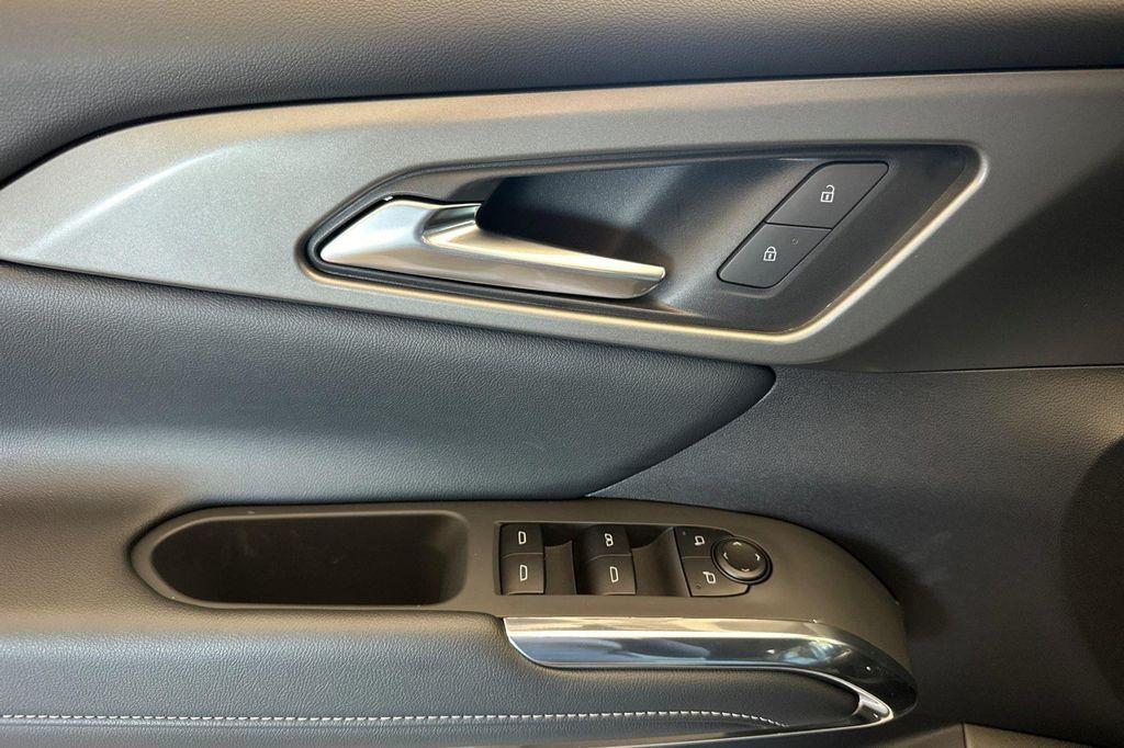 new 2025 Chevrolet Traverse car, priced at $51,770