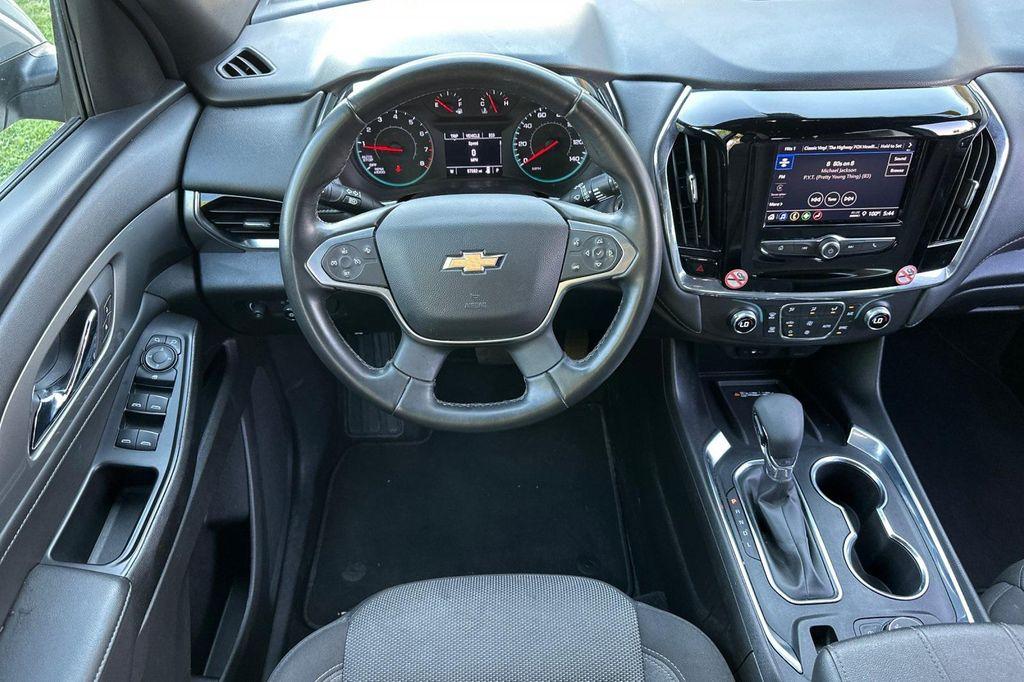 used 2023 Chevrolet Traverse car, priced at $23,953