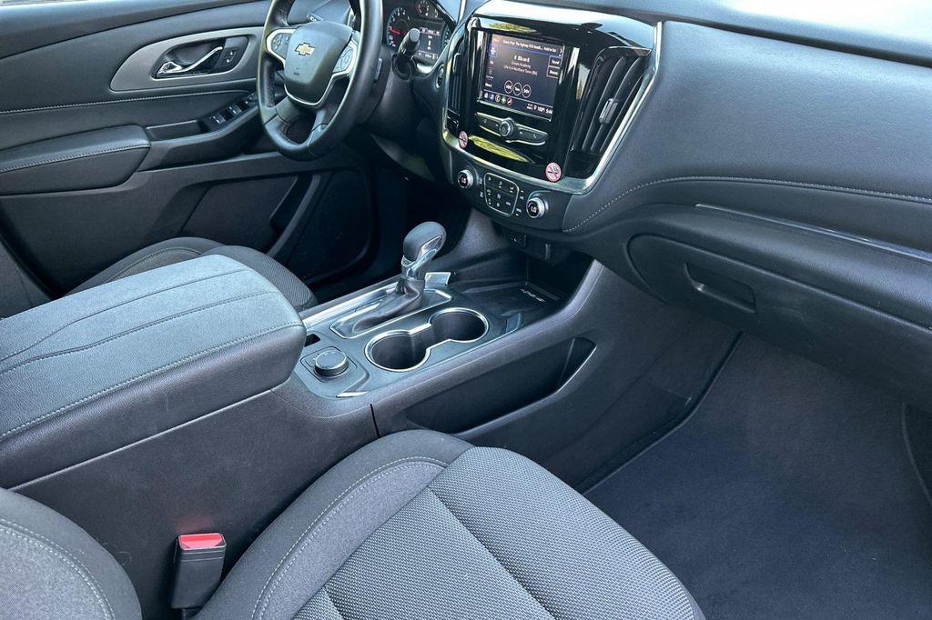 used 2023 Chevrolet Traverse car, priced at $23,953