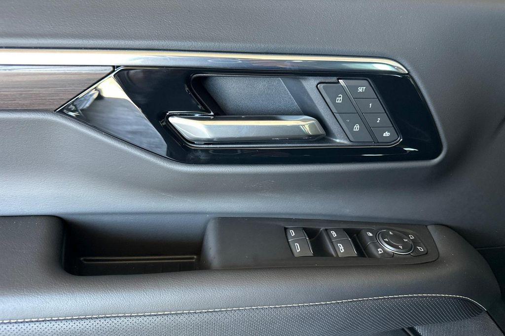 new 2025 Chevrolet Suburban car, priced at $76,795
