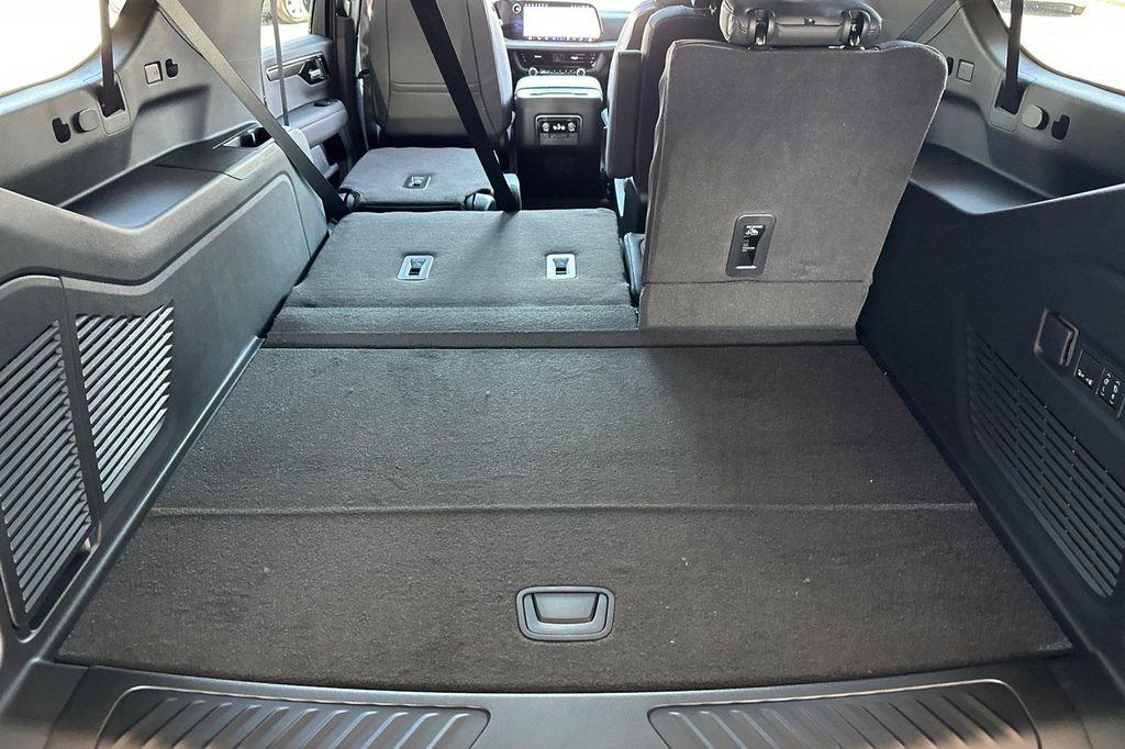 new 2025 Chevrolet Suburban car, priced at $72,505