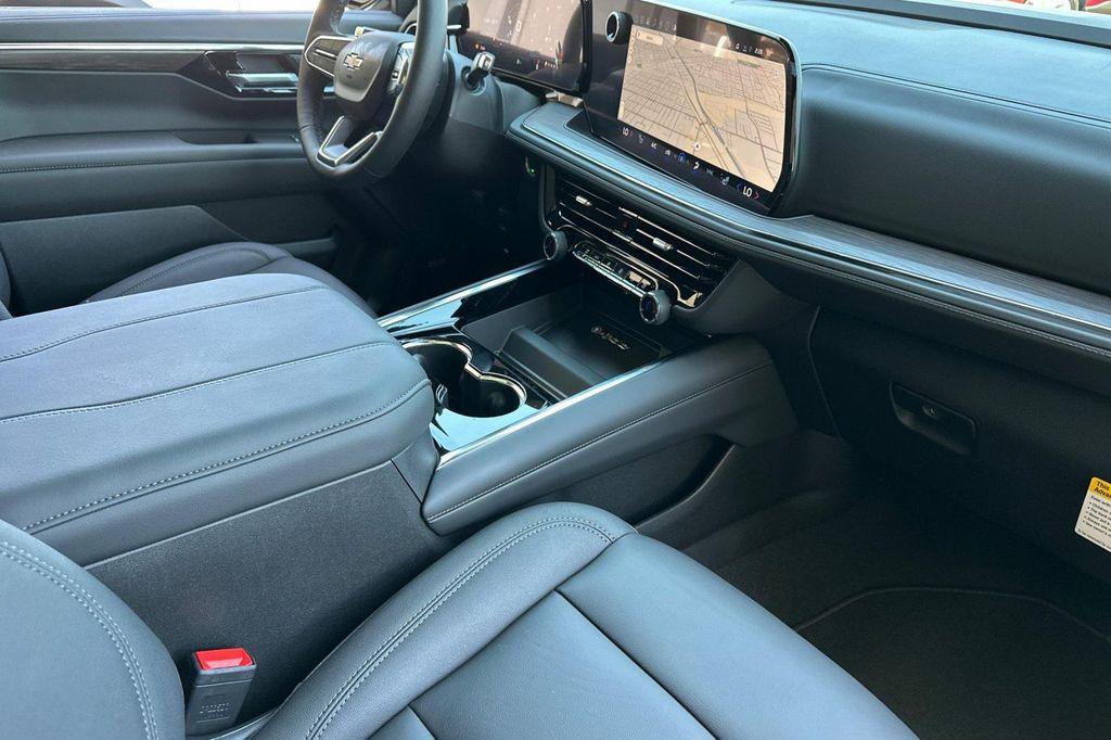 new 2025 Chevrolet Suburban car, priced at $72,505
