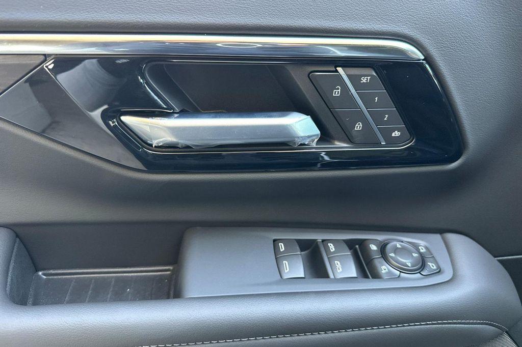 new 2025 Chevrolet Suburban car, priced at $72,505