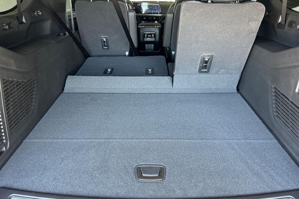 new 2025 Chevrolet Suburban car, priced at $77,290