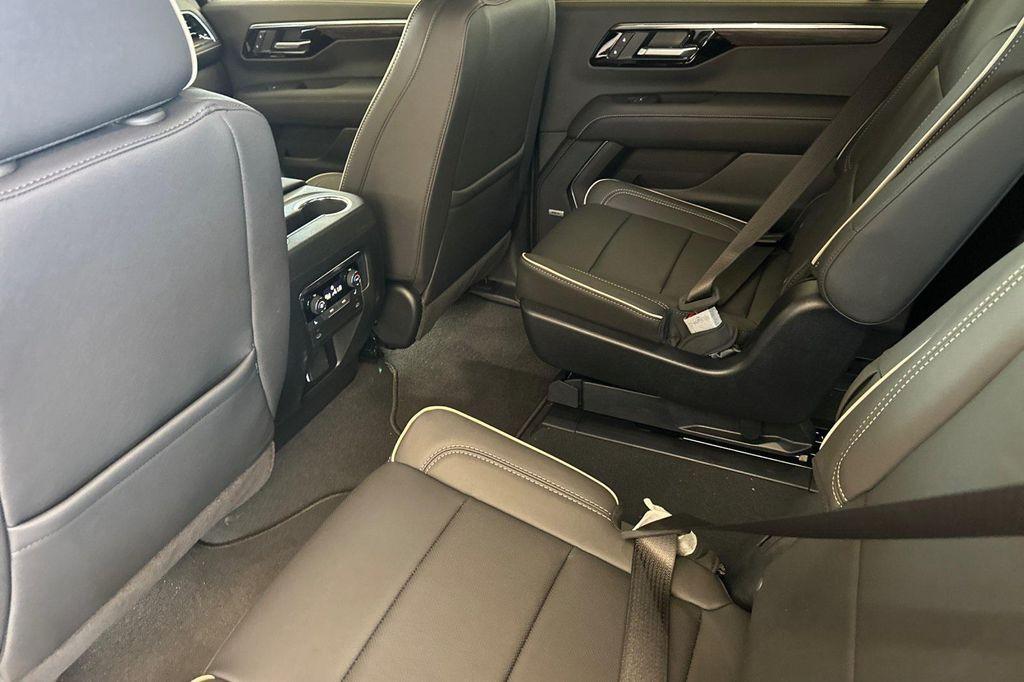 new 2025 Chevrolet Suburban car, priced at $77,290