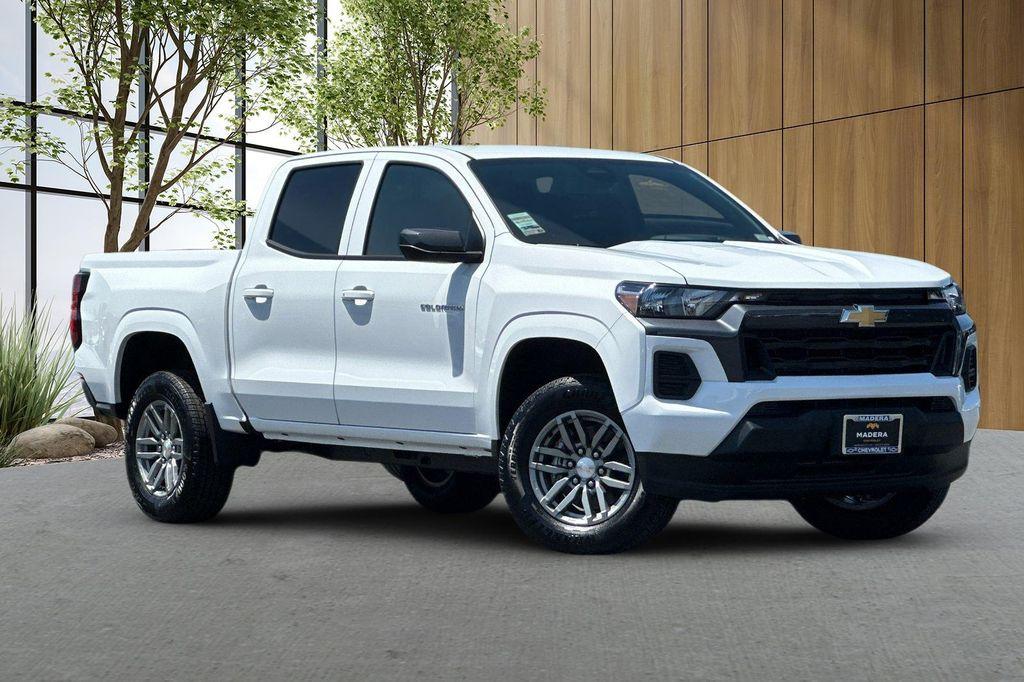 new 2025 Chevrolet Colorado car, priced at $35,490