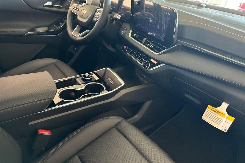 new 2026 Chevrolet Equinox car, priced at $31,040