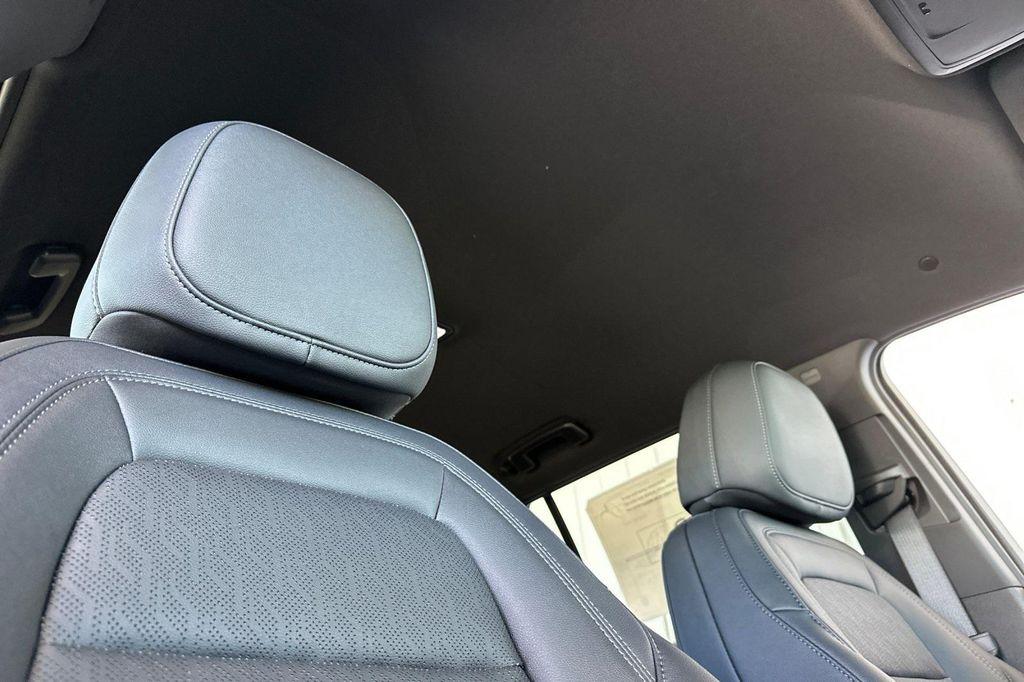 new 2026 Chevrolet Equinox car, priced at $33,645