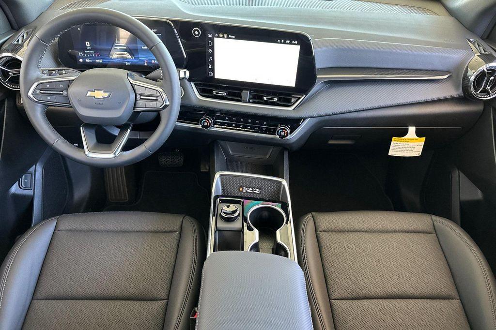 new 2026 Chevrolet Equinox car, priced at $33,645