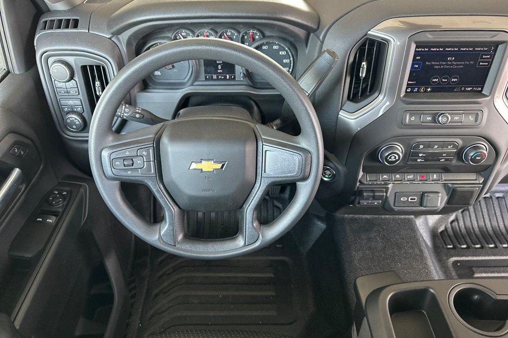 new 2025 Chevrolet Silverado 1500 car, priced at $39,200