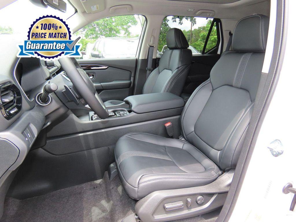 new 2025 Honda Pilot car, priced at $48,609