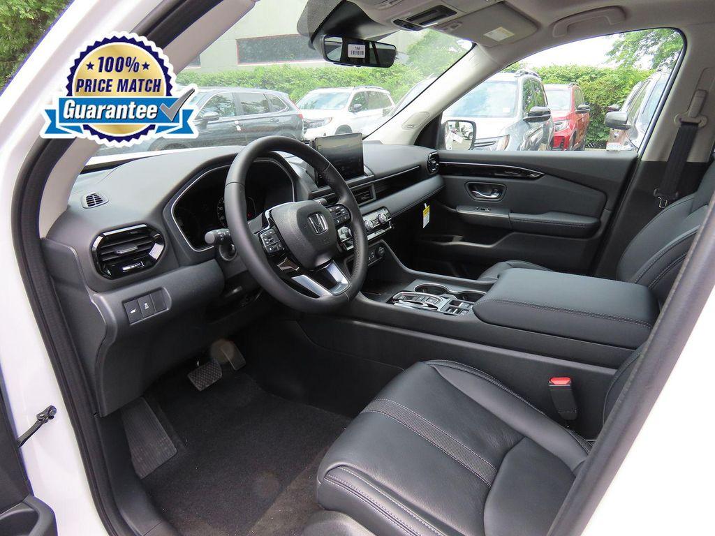 new 2025 Honda Pilot car, priced at $48,609