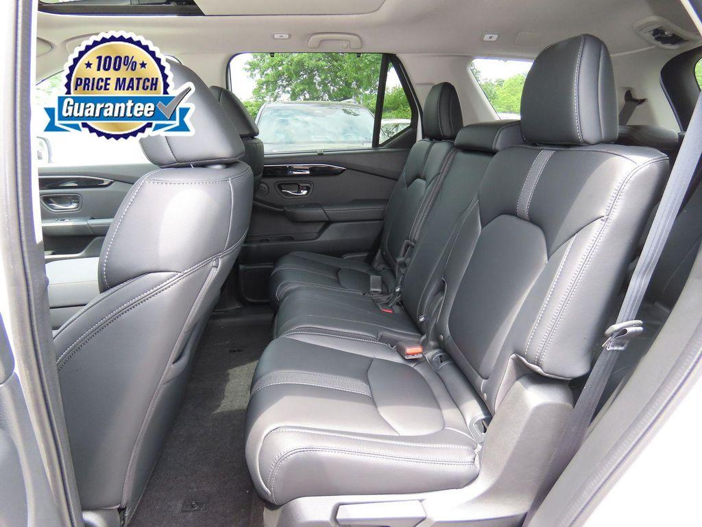 new 2025 Honda Pilot car, priced at $48,609