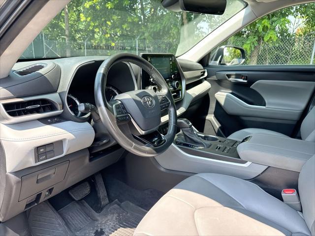 used 2021 Toyota Highlander car, priced at $32,000