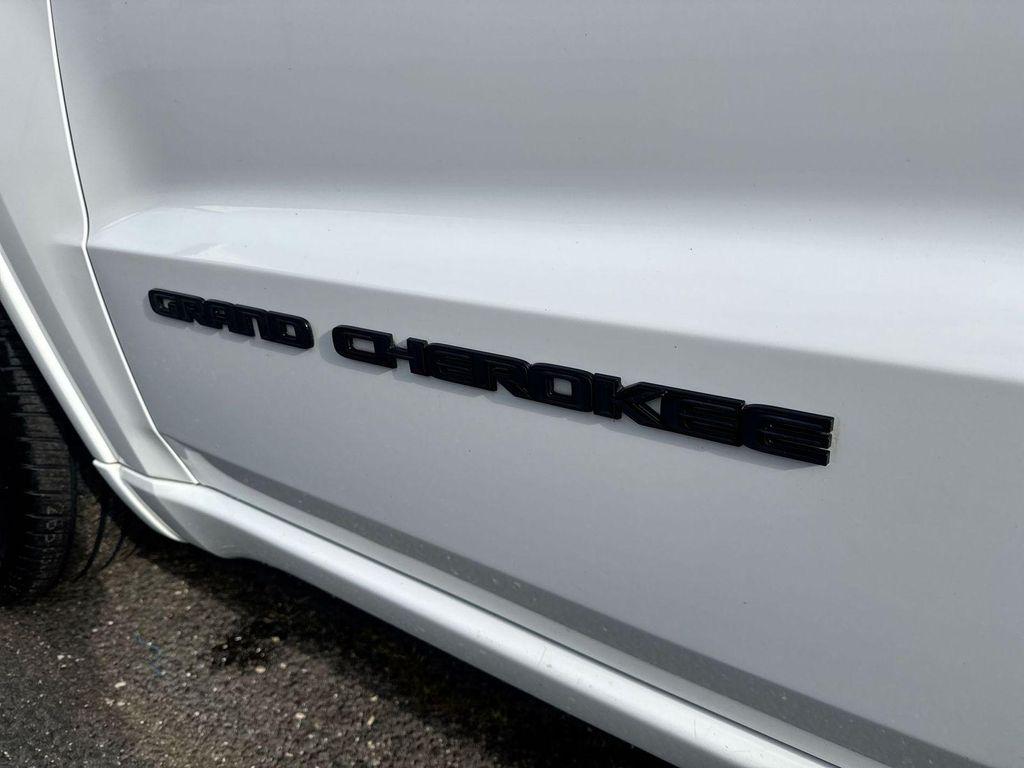 used 2017 Jeep Grand Cherokee car, priced at $14,890