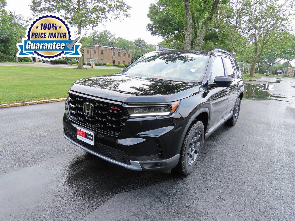 new 2025 Honda Pilot car, priced at $47,912