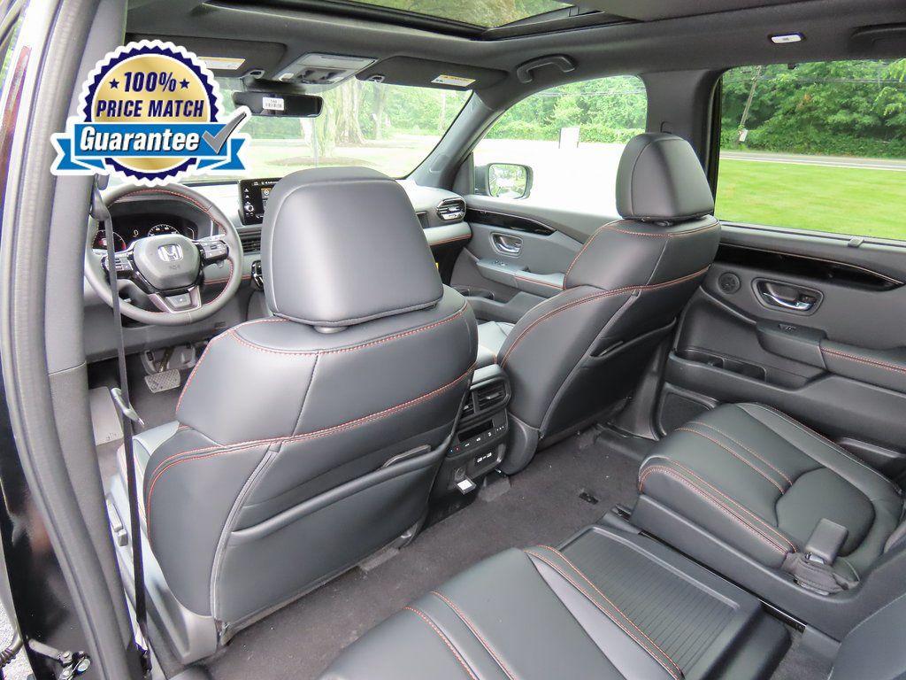 new 2025 Honda Pilot car, priced at $47,912