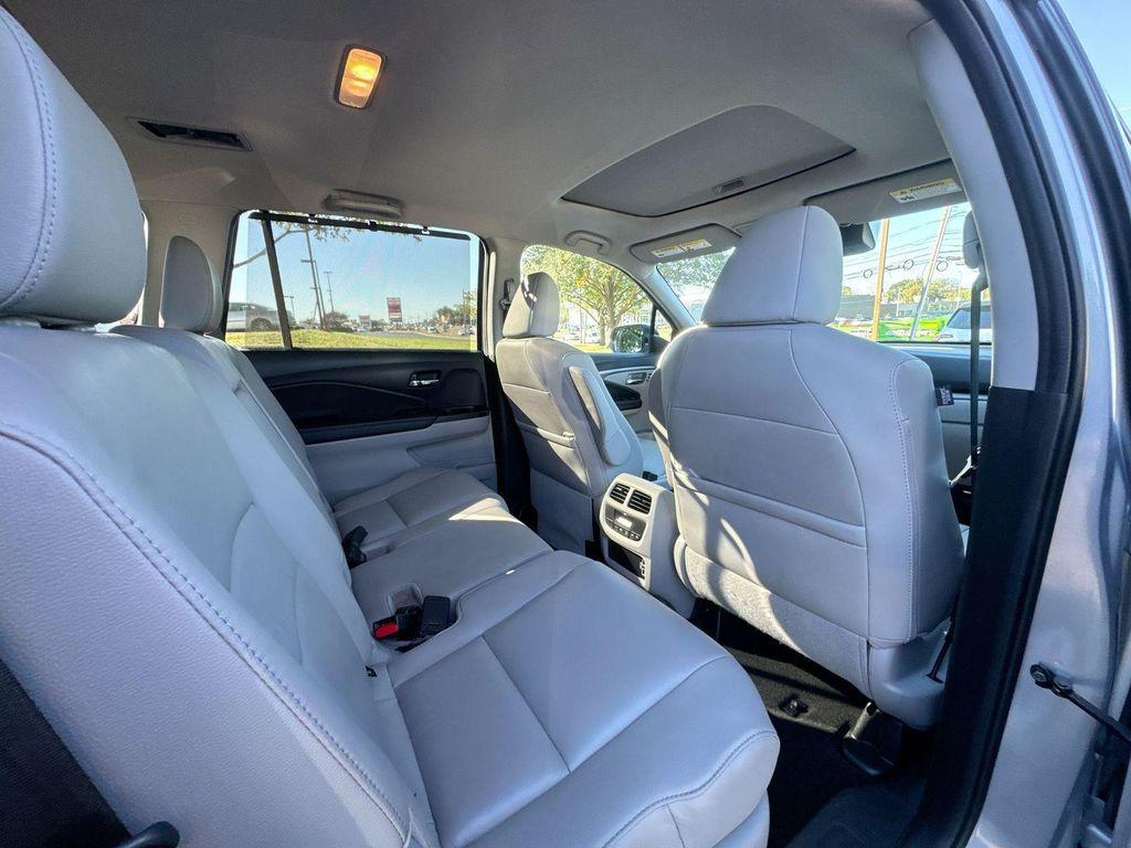 used 2022 Honda Pilot car, priced at $29,490