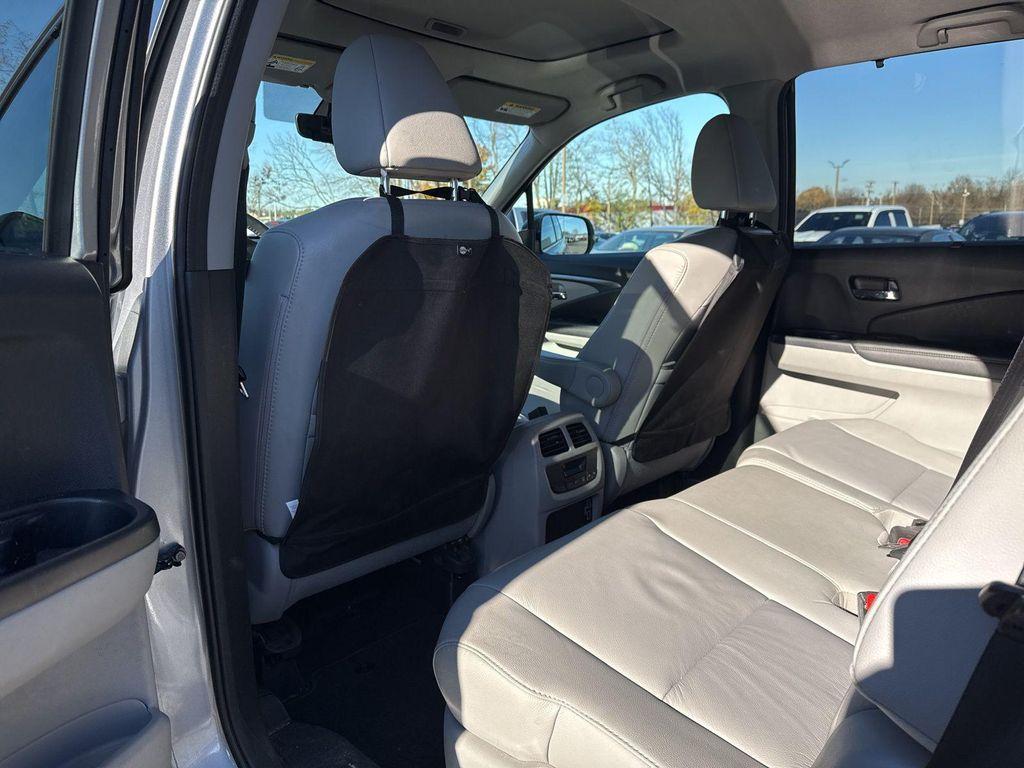 used 2022 Honda Pilot car, priced at $29,290