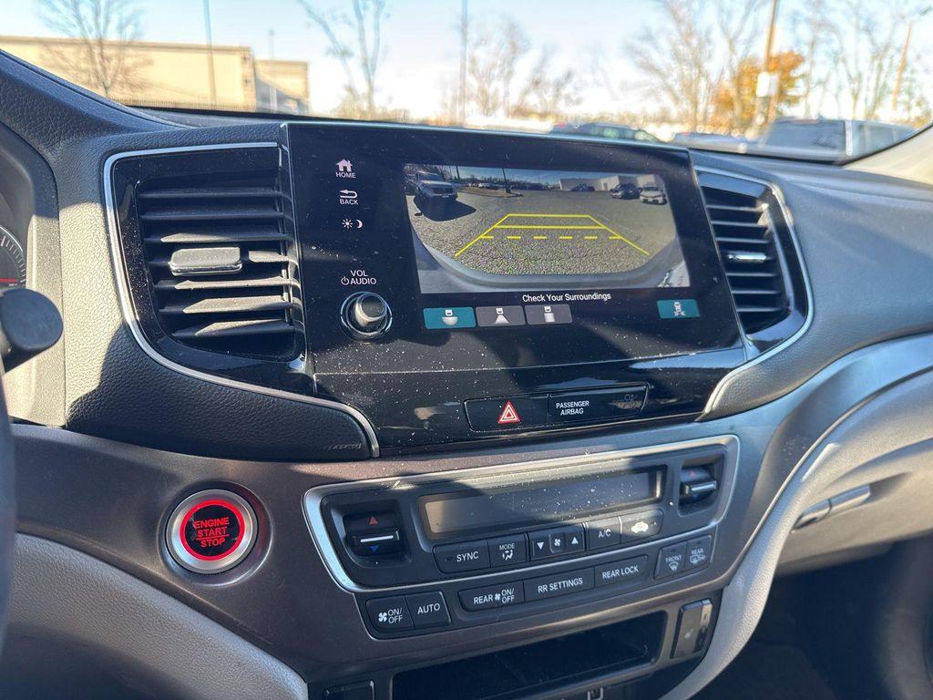 used 2022 Honda Pilot car, priced at $29,290