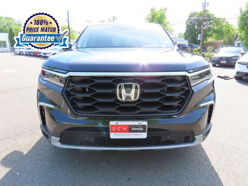 new 2025 Honda Pilot car, priced at $44,594