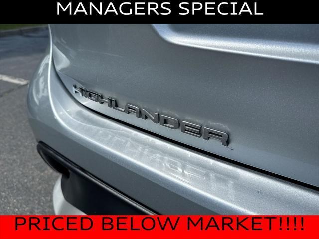used 2023 Toyota Highlander car, priced at $33,300