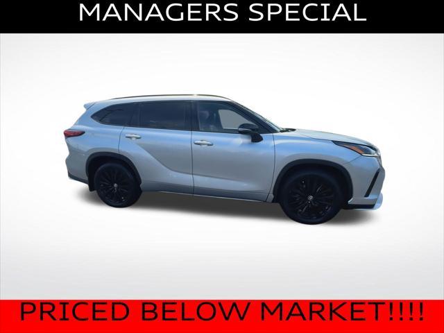 used 2023 Toyota Highlander car, priced at $33,300
