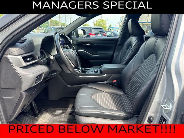 used 2023 Toyota Highlander car, priced at $33,300