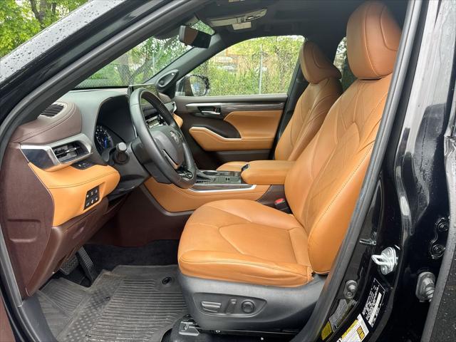 used 2021 Toyota Highlander Hybrid car, priced at $33,473