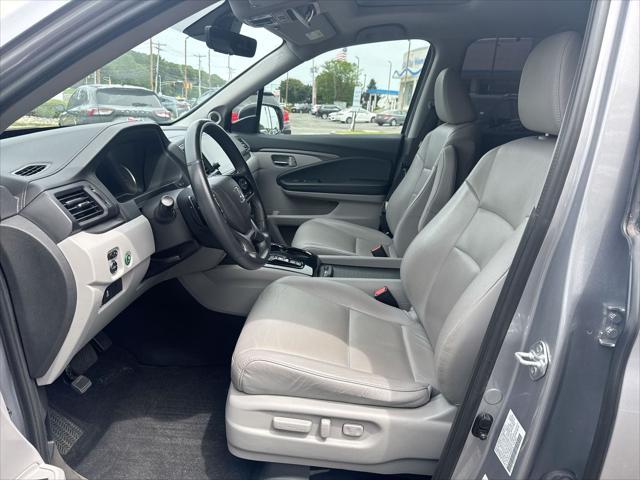 used 2022 Honda Pilot car, priced at $30,035